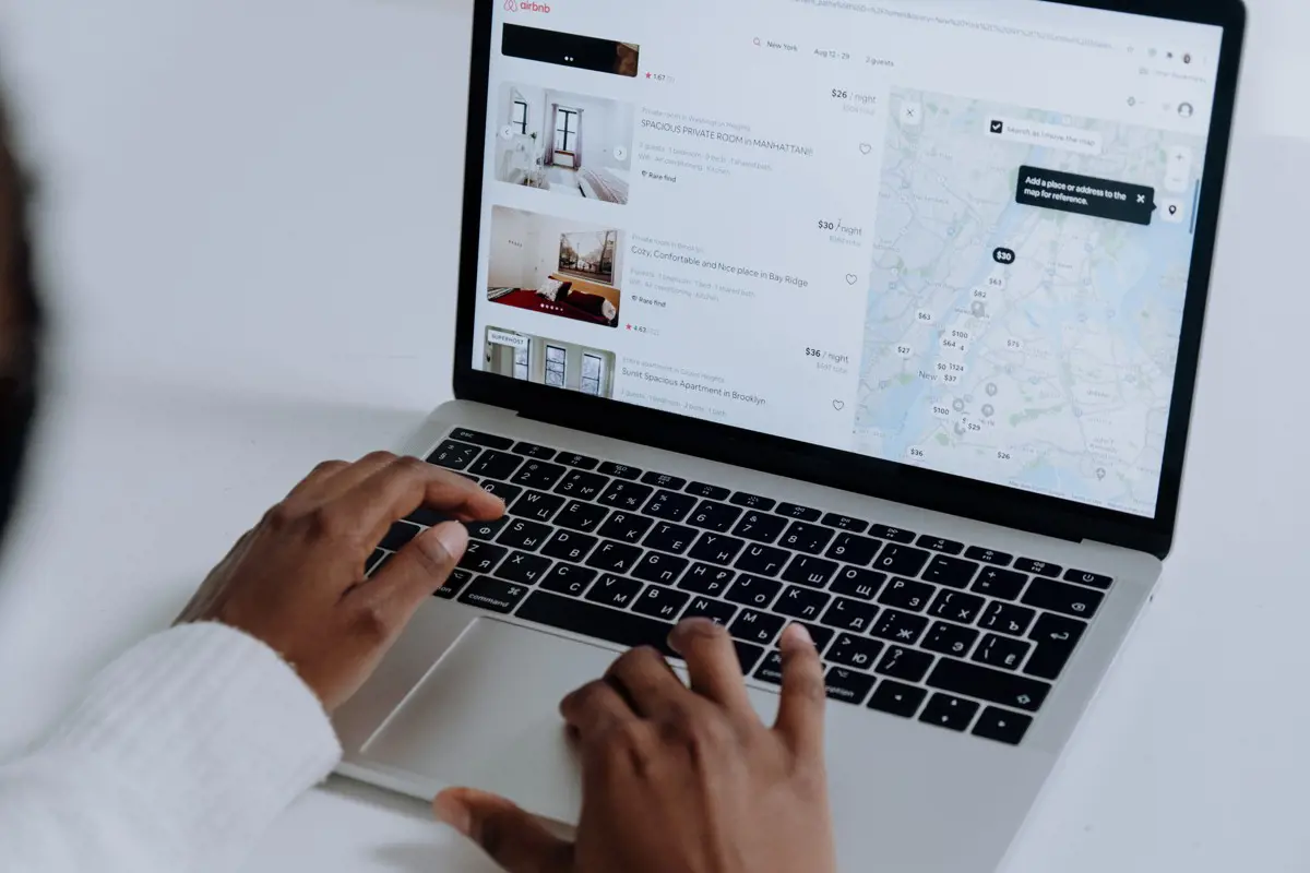 Terézváros elfogadta az első Airbnb-rendeletet