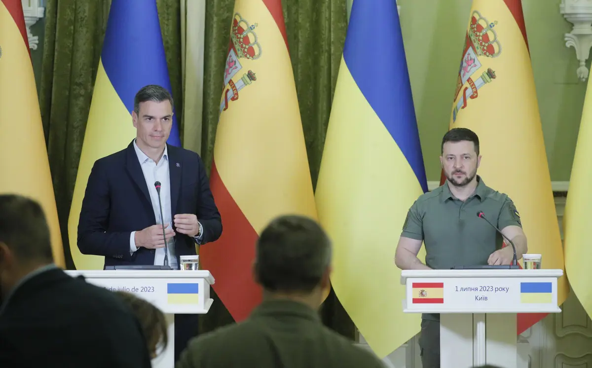 Az EU támogatásáról biztosította Zelenszkijt a spanyol kormányfő