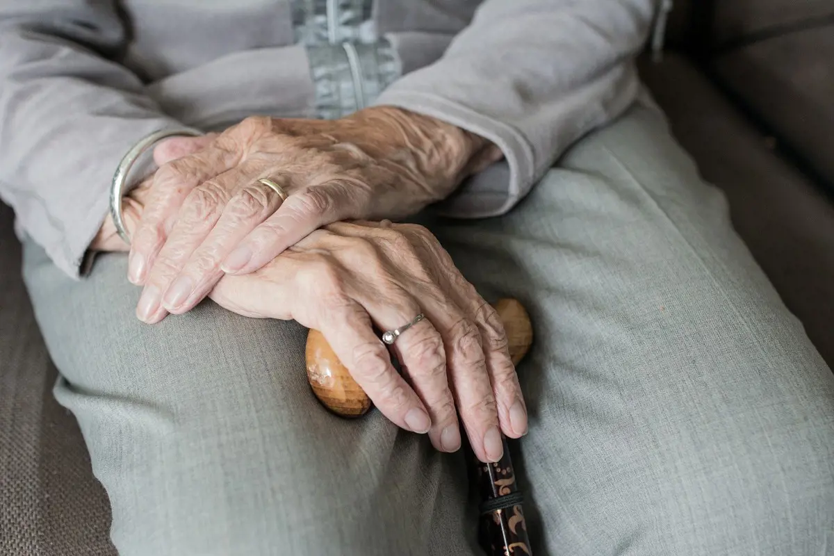 Mindig van remény: már elengedte az életét, de felépült egy 95 éves nő a fertőzésből