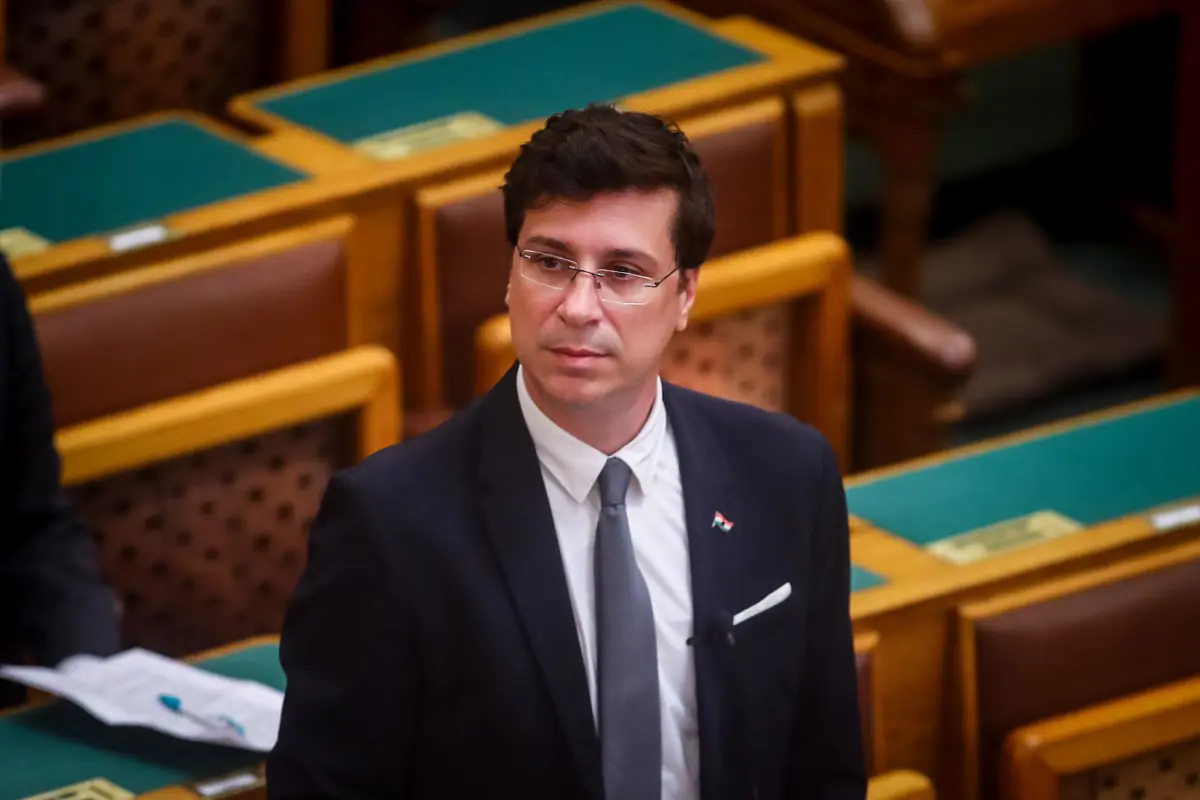 Ezért maradt távol a Jobbik az Alaptörvény 15. módosításától