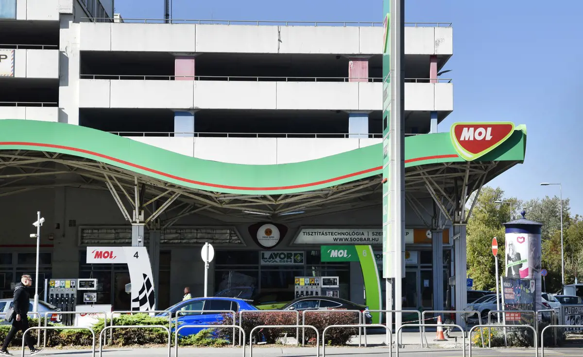 A MOL örömmel átvenné a benzinkutakat, jelentkezett is a kormány felhívására