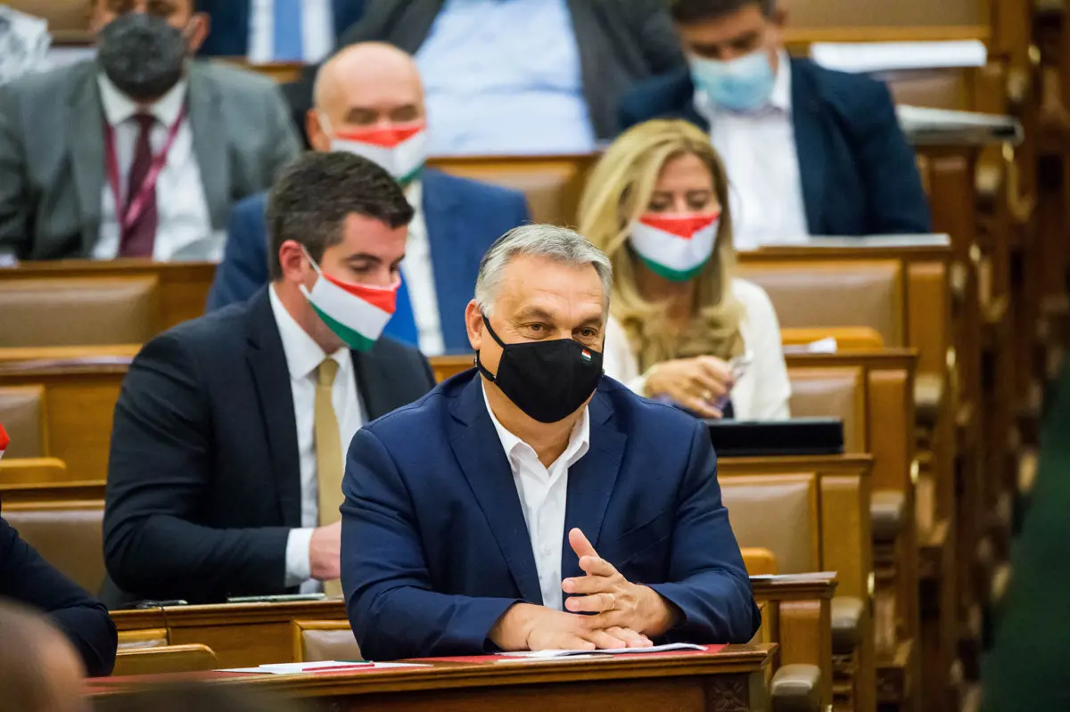 Ellenzék: Orbán már nem érzi magát biztonságban, ezért módosítja a választási törvényt