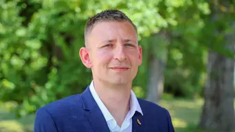Deák Balázs odaszólt a kormányszóvivőnek: a fejlesztés nem „sírás-picsogás”, a kormányzatnak kötelessége segíteni a településeket