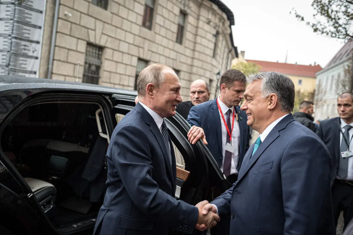Jobbik: Orbán Putyin sakkbábuja a világpolitika sakktábláján, ez micsoda, ha nem hazaárulás?