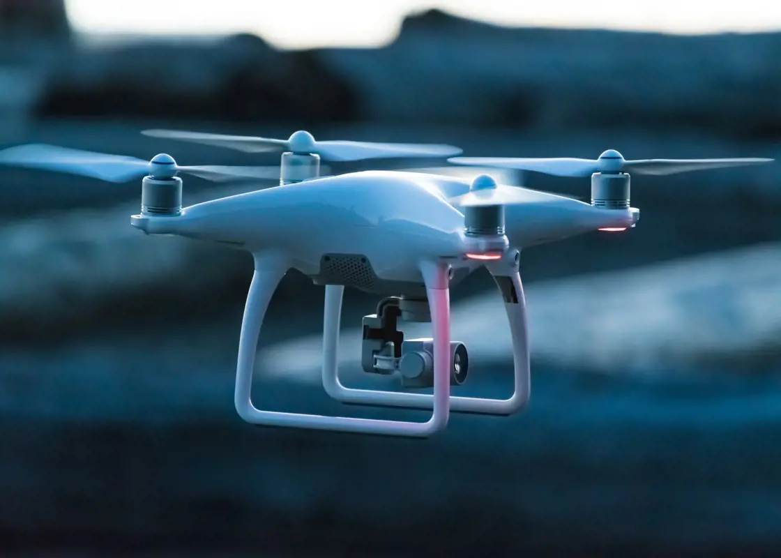 A drónfelhasználók feje fölött 100 milliós bírságok lebegnek