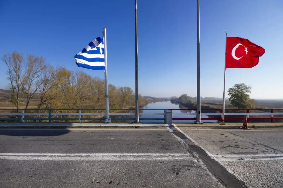 Görögország megerősíti a Törökországgal közös határait
