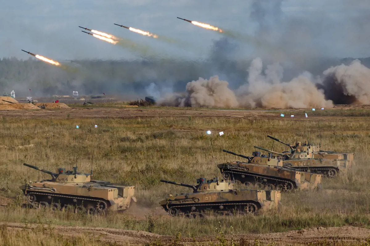 A műholdképek szerint az orosz katonák létszáma folyamatosan növekszik az ukrán határnál