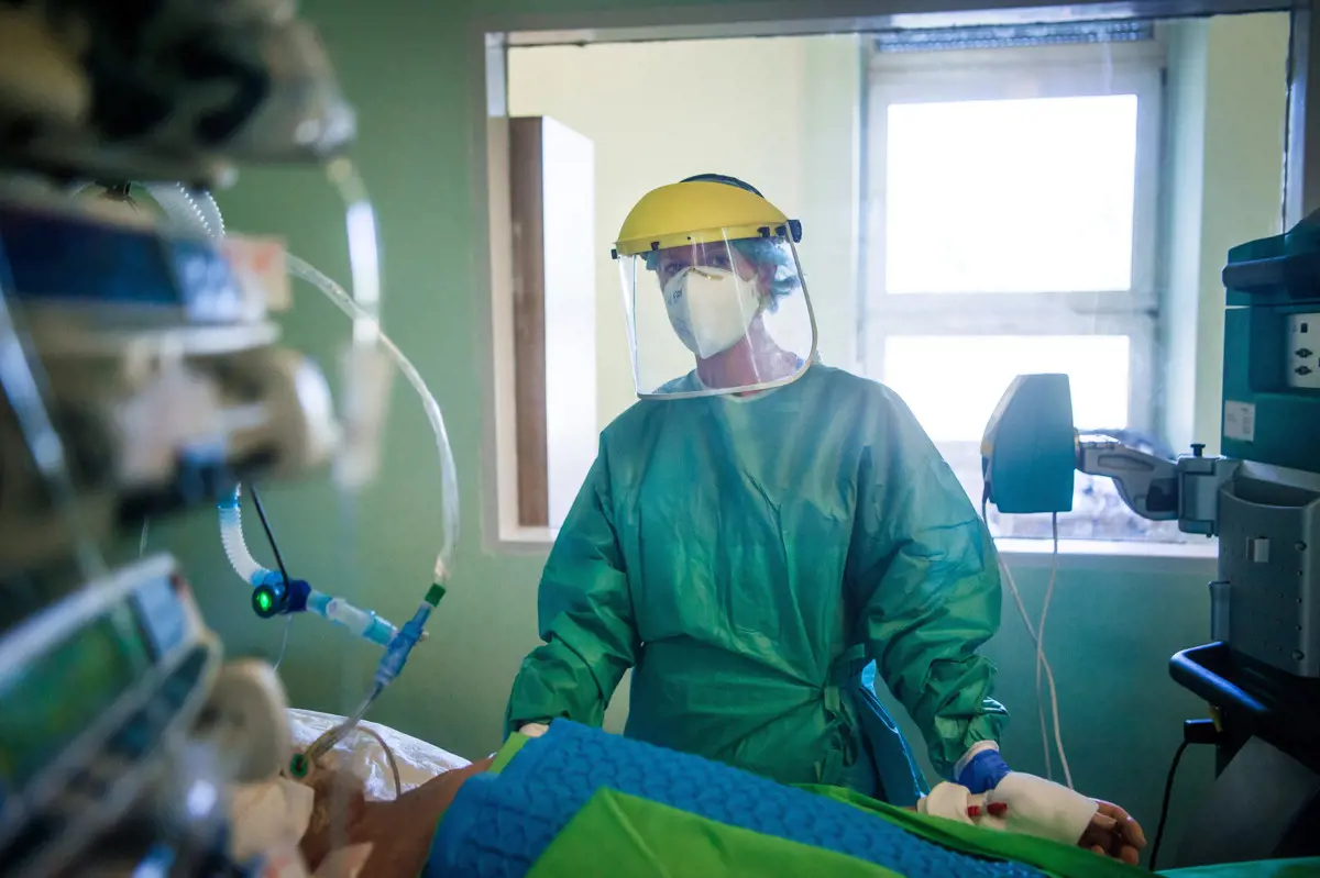 32 fővel emelkedett a beazonosított fertőzöttek száma az elmúlt egy napban