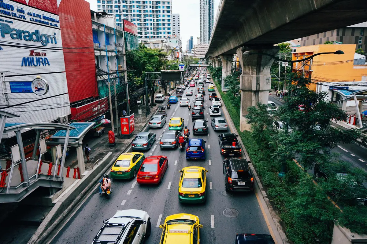 Kutatók: autómentessé kell válniuk a jövő városainak az élhetőség érdekében