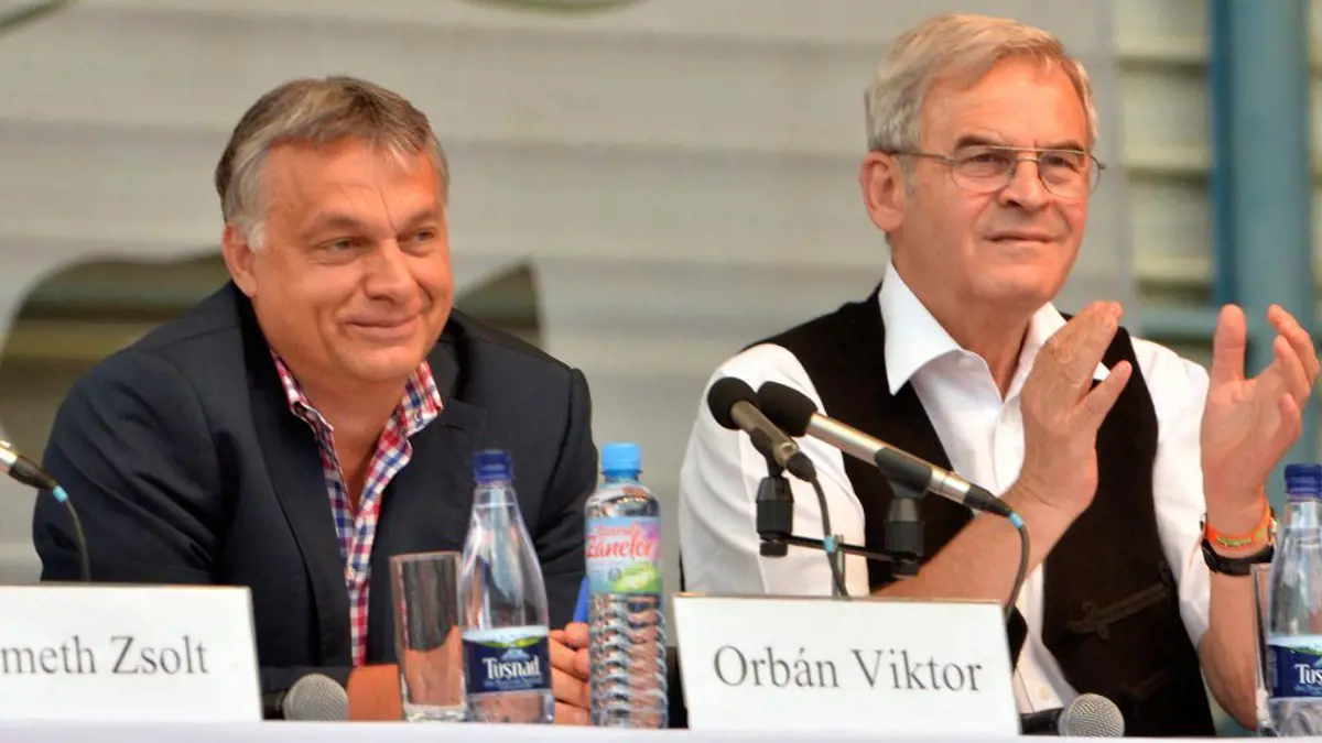A fideszes államtitkár szerint "nemzetárulást követnek el" Tőkés Lászlóék
