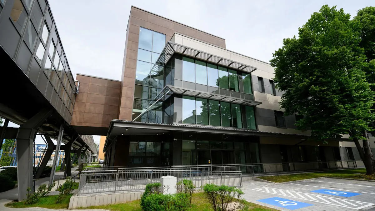 Micsoda véletlen! Épp akkor javították meg a kórházi liftet, amikor gyűjtést szerveztek rá