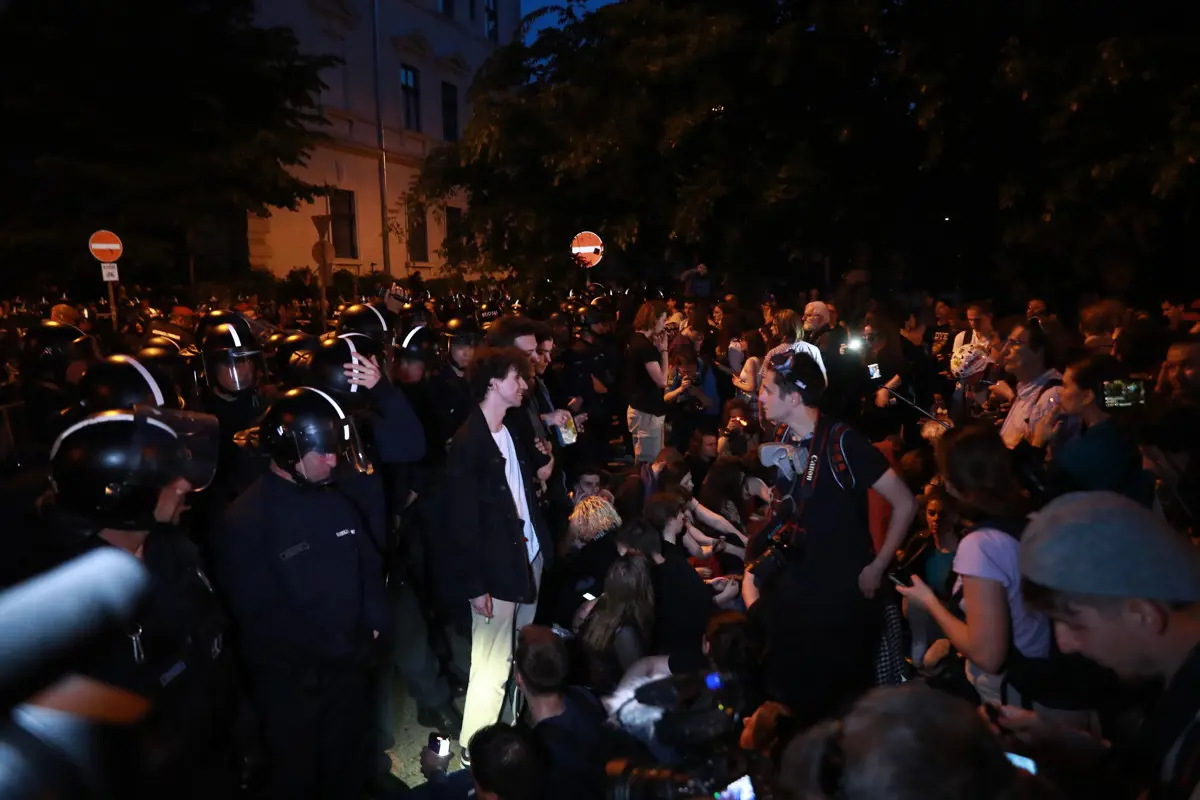 Több olyan demonstráló diákot is beidézett a rendőrség, aki a Karmelitánál tiltakozott
