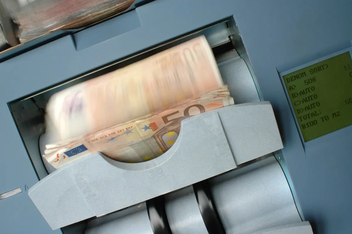 Nézze csak, hogyan indította a nyarat a forint és az euró!