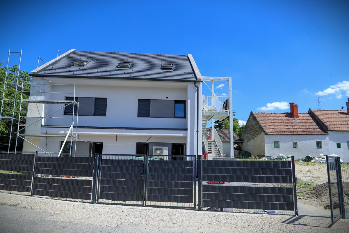 Jobbik-Konzervatívok: Meg kell akadályozni, hogy vendégmunkásokat költöztessenek a diákszállókba!