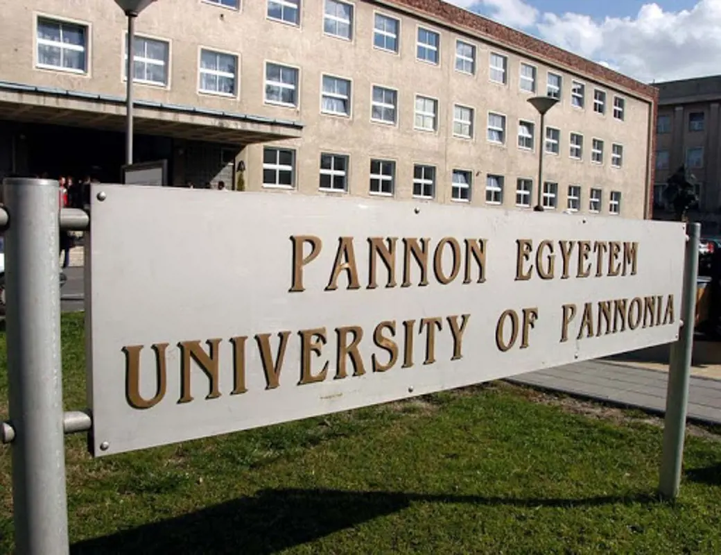 A Pannon Egyetemet is elérte a Fidesz tudás-, tudomány- és értelmiségellenes politikája