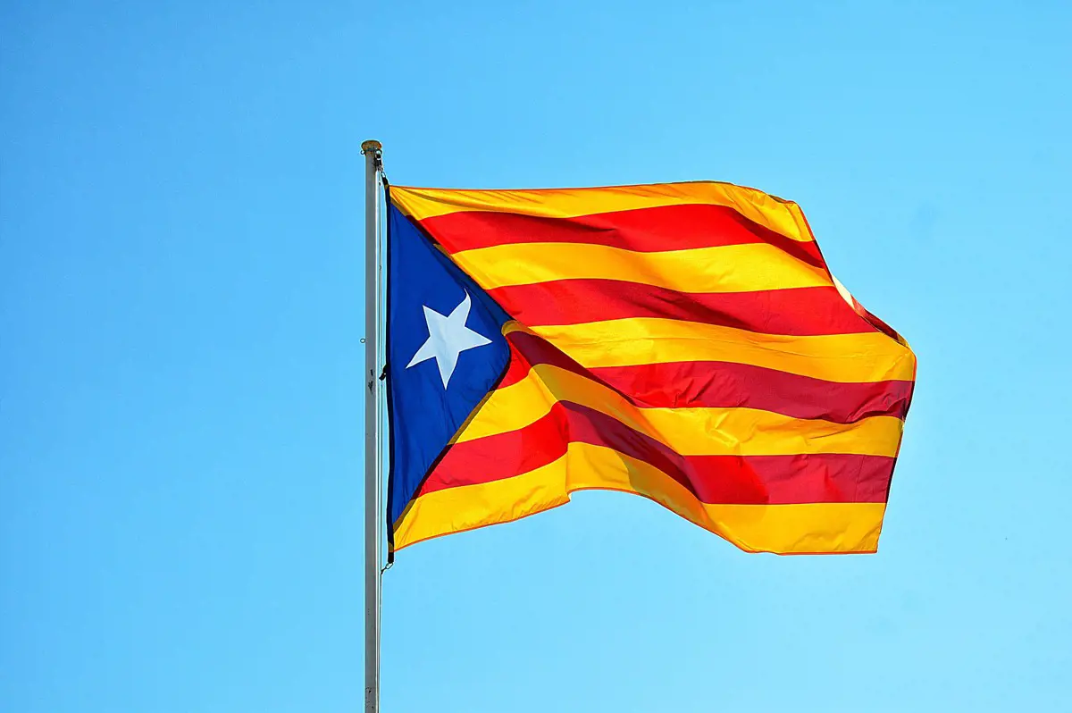 Katalónia: szocialista győzelem, függetlenségpárti többség
