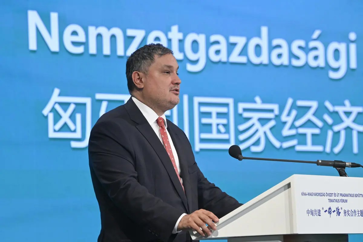 Kell a pénz: Nagy Márton újabb kínai hitelekről tárgyalt Pekingben