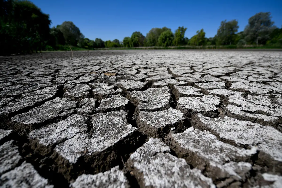 Csapadékhiány: csontszáraz a talaj az ország döntő részén