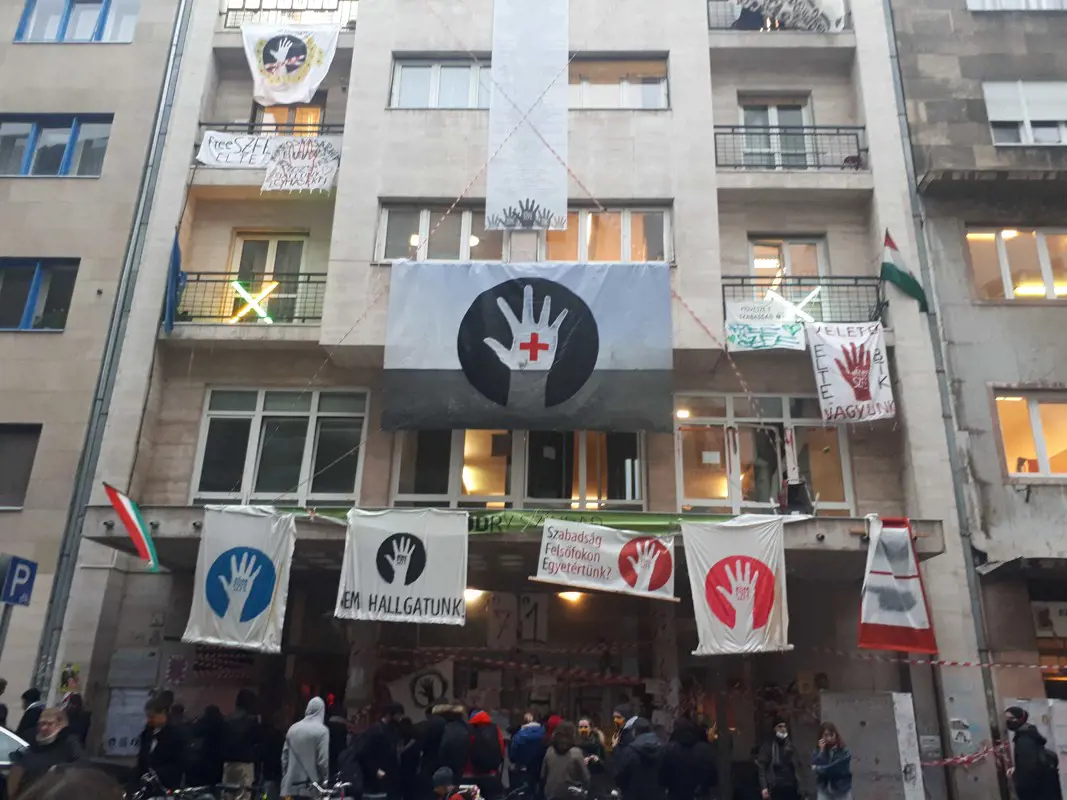 SZFE-tüntetés – „A blokádot nem feladjuk, hanem magunkkal visszük”