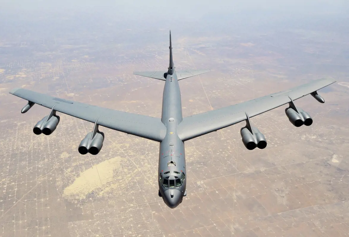 Amerikai B-52-es nehézbombázók gyakorlatoztak a Közel-Keleten