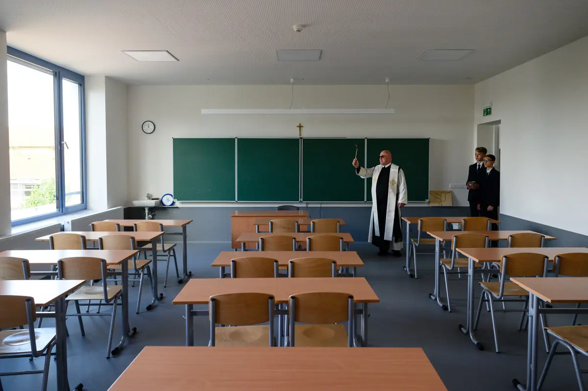 Bosszúból feketelistára tette a státusztörvényt megtagadó tanárokat a fideszes Klebelsberg Központ