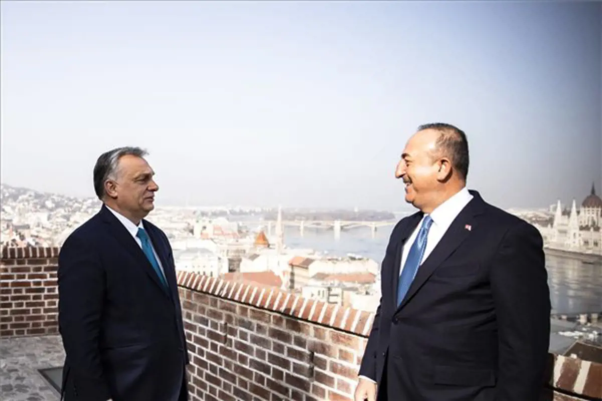 A török külügyminiszterrel tárgyalt Orbán Viktor