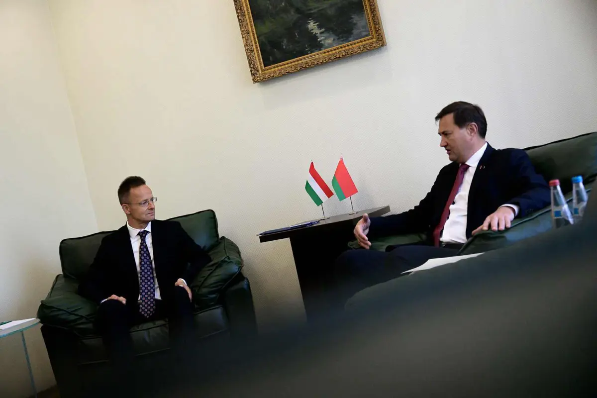 Nagyon kínosan reagált a magyar külügyér a NATO-t ért orosz dróntámadásra