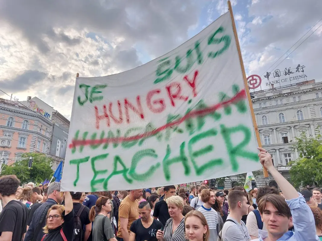 Kedden fogadja el a bosszútörvényt a Fidesz, egész napos tüntetést tartanak a civilek