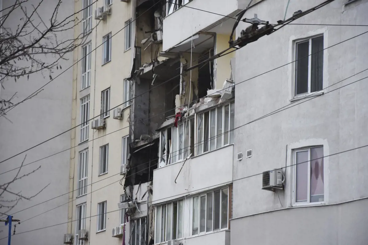 Csecsemő áldozata is van az odesszai lakóházakat ért orosz rakétatámadásoknak