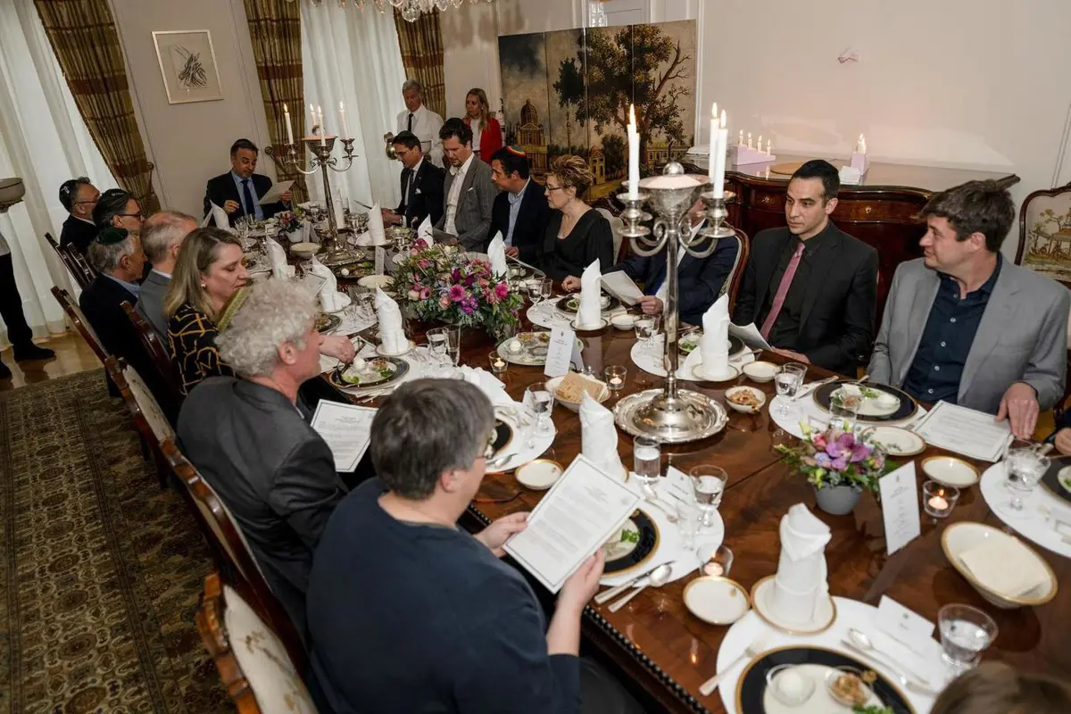 Gyöngyösi Márton az amerikai nagykövettel vacsorázott