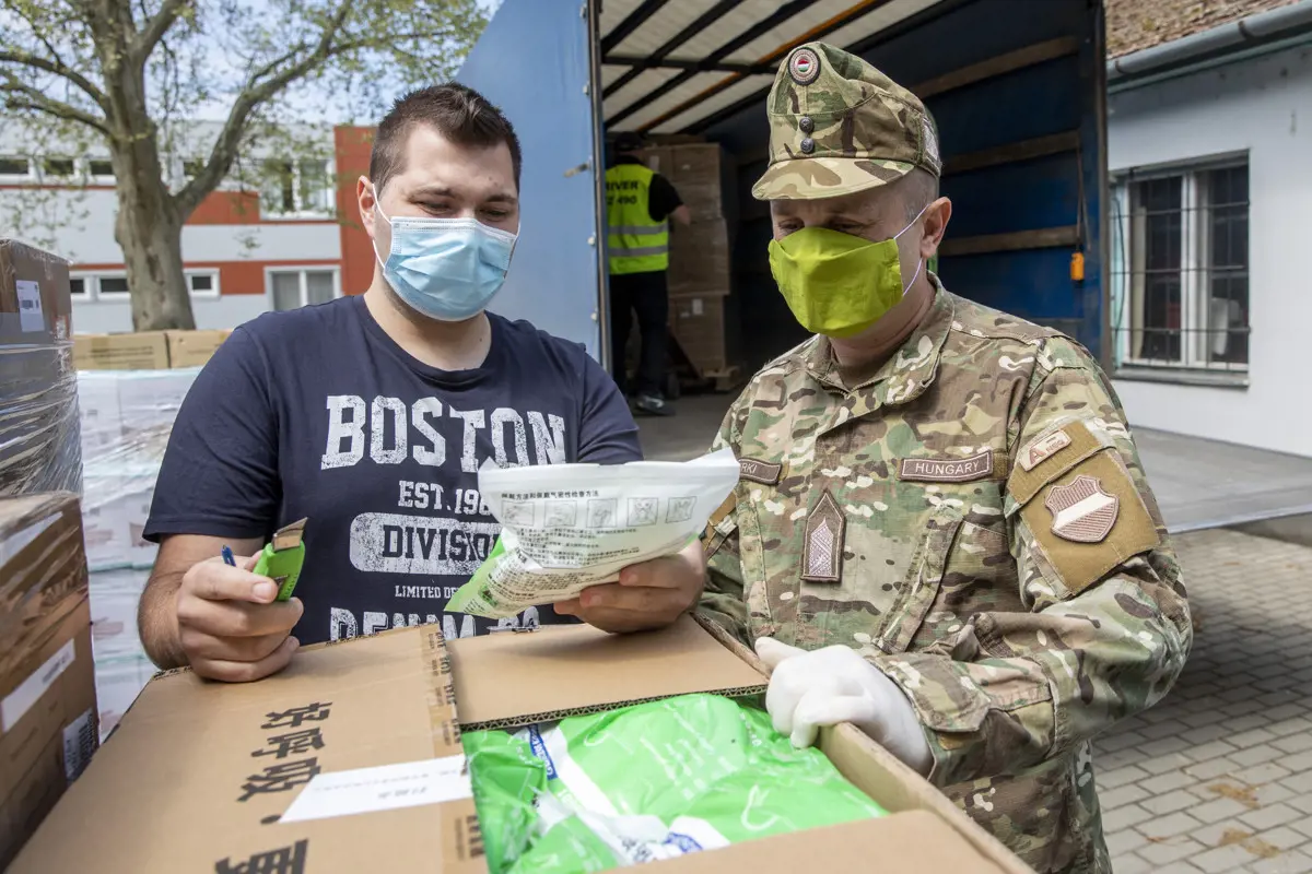 Ismét katonák segítenek a kórházakban