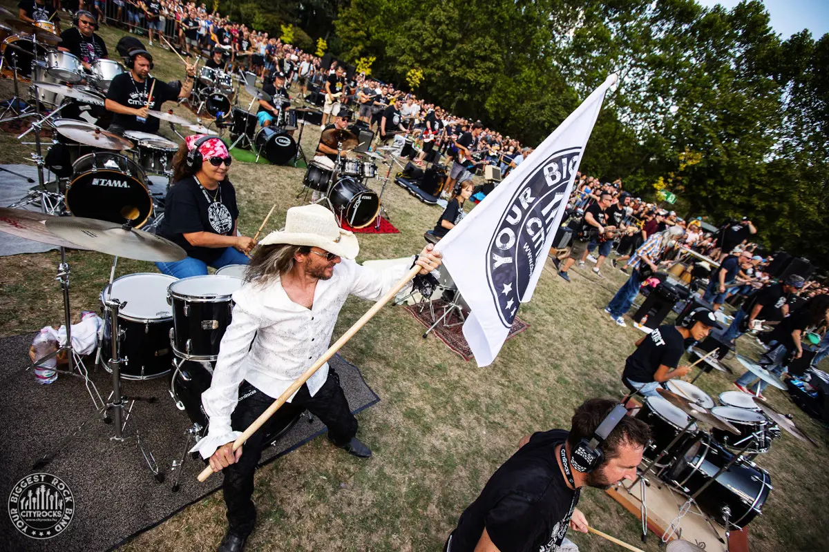 Idén is rockslágerekkel támad Közép-Európa legnagyobb rockzenekara Dunaújvárosban