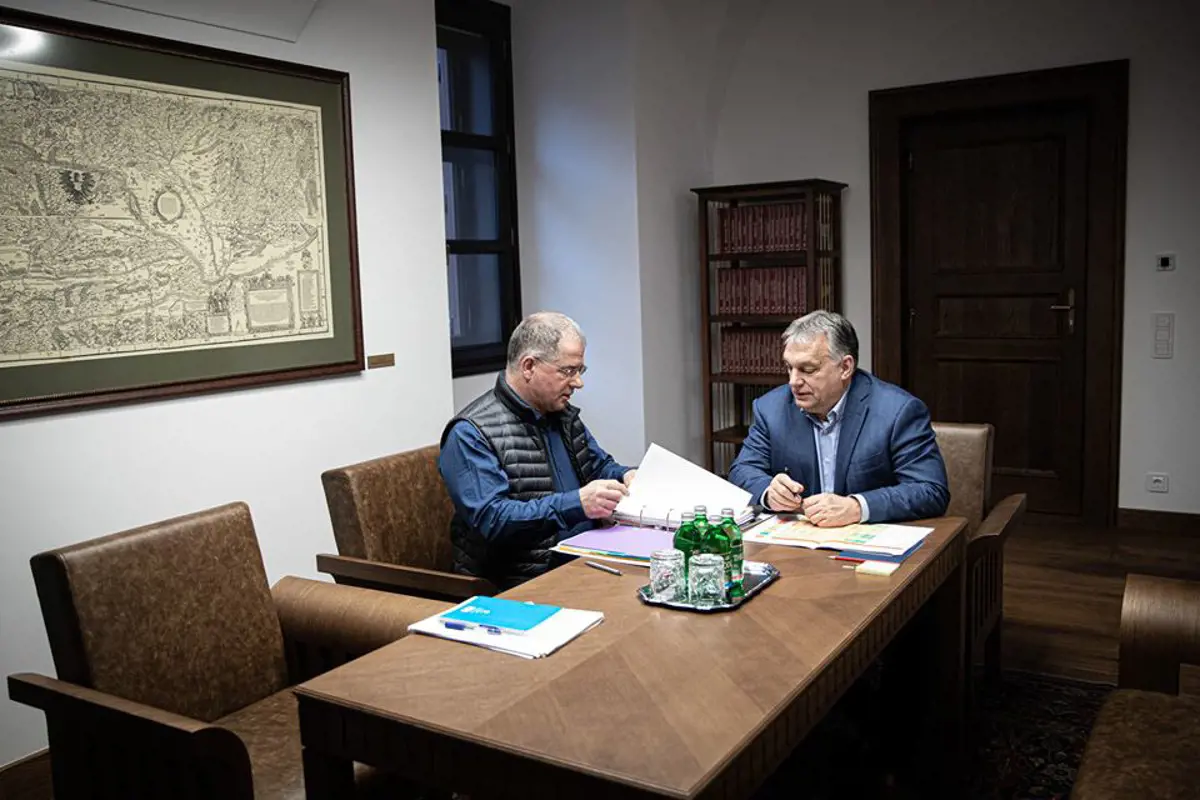 Orbán meghallgatta a Fidesz választókerületi vezetőit, jönnek a személycserék?