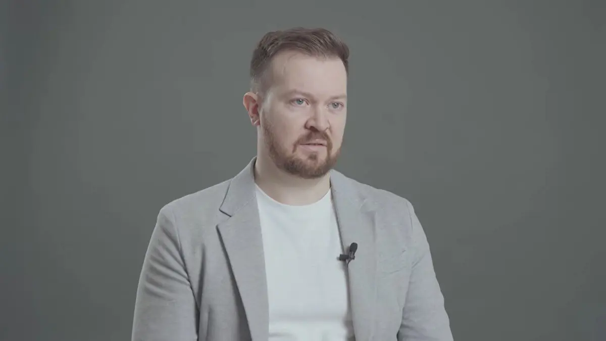 Hihetetlen, honnan ismeri egymást a rendszerről kitálaló Szabó Bence és a fideszes Hajdú Péter