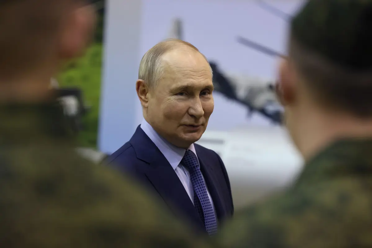 Putyin a fegyveres erők korszerűsítését látja a legfontosabbnak Oroszország számára