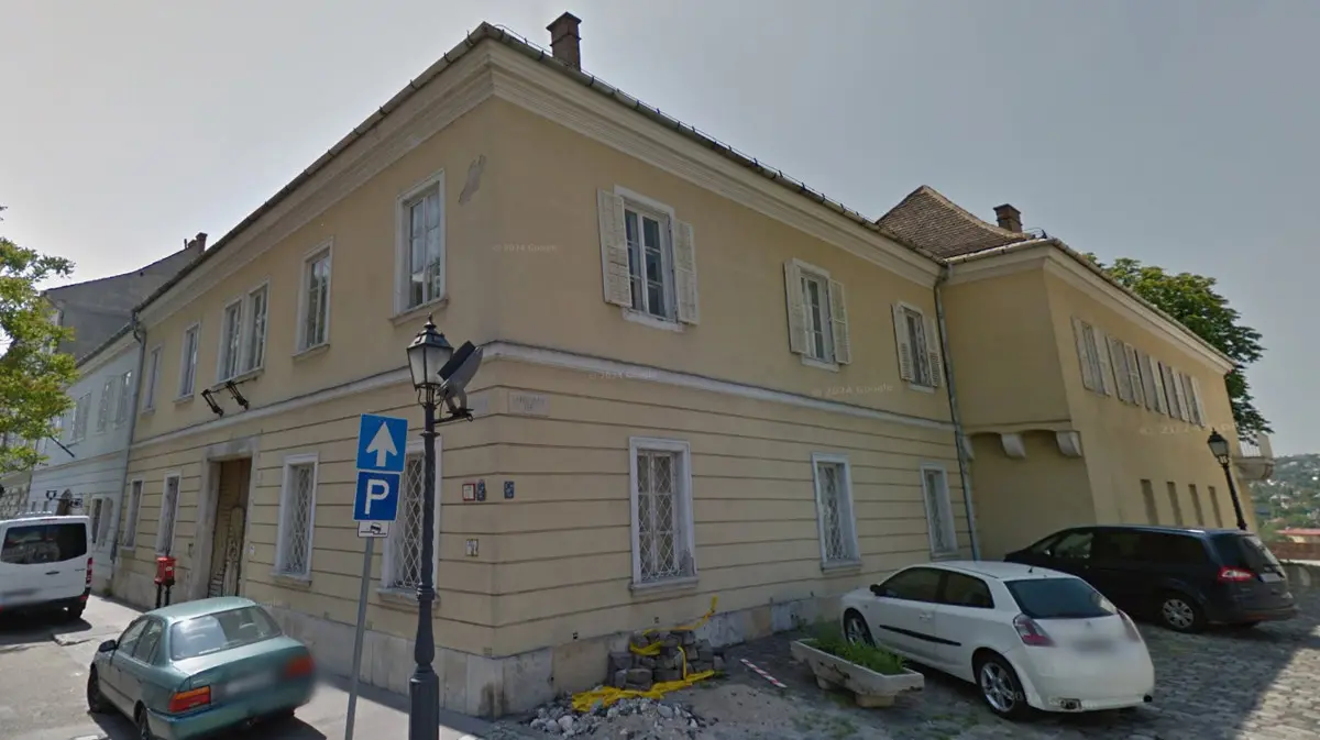 Elvesztette közpénz jellegét a jegybanki alapítvány ingatlanja, majd visszabérelték Matolcsy György fiának cégétől