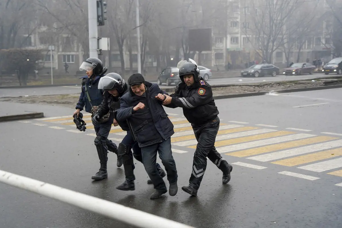 Német külügy a kazah zavargásokról: "Az éles lőszerek használata civilek ellen nem megoldás"