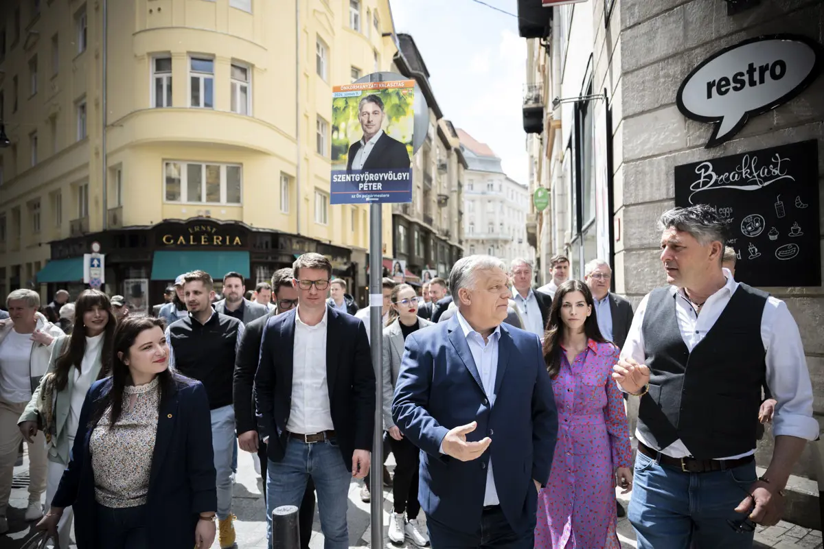 Orbán Viktor meglepetésszerűen a fővárosi fideszesekkel kampányolt