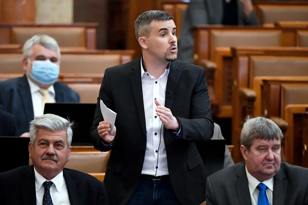 Jakab Péter szerint nem a Jobbiknak kell bocsánatot kérnie a felhatalmazási törvény miatt