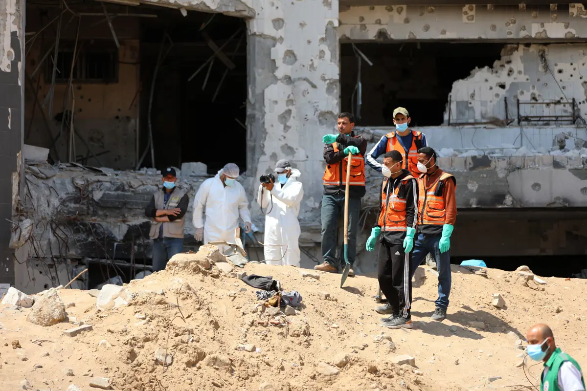 Az EU független vizsgálatot követel a gázai kórházaknál talált tömegsírok ügyében