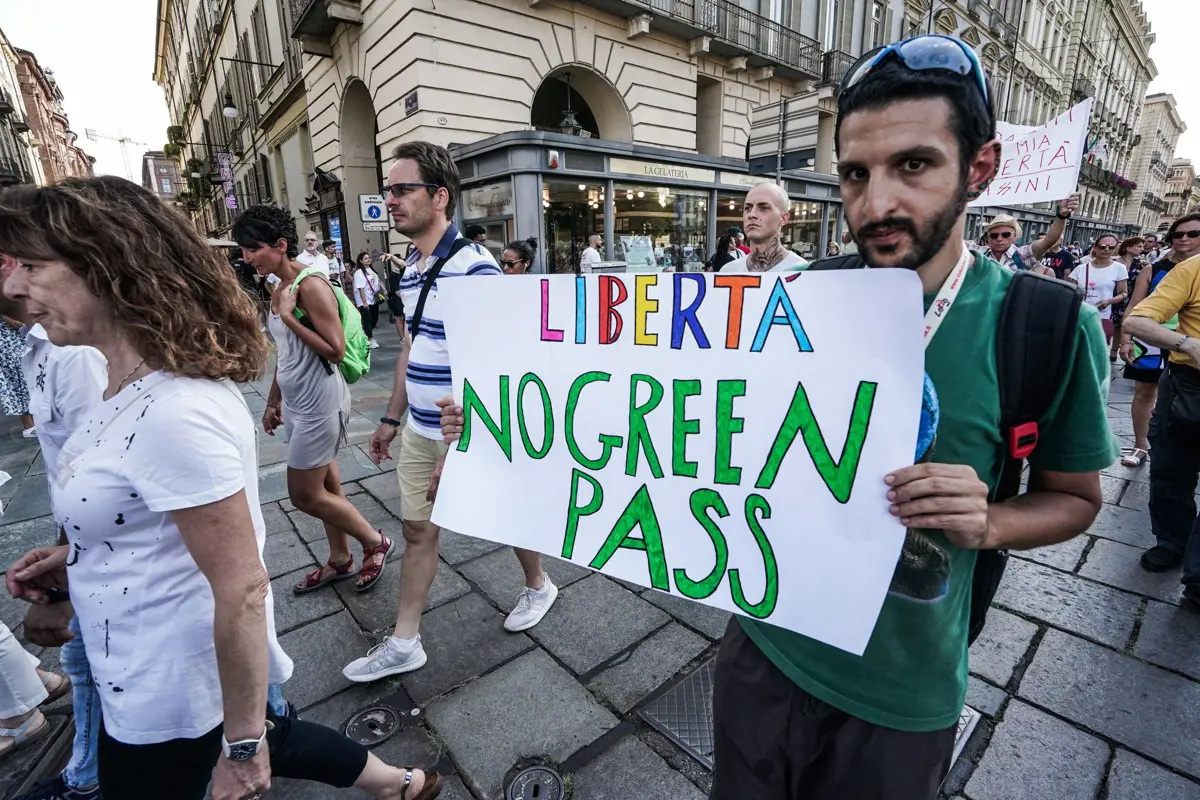 Olaszországban újabb szigorításokkal akarják korlátozni az oltatlanokat