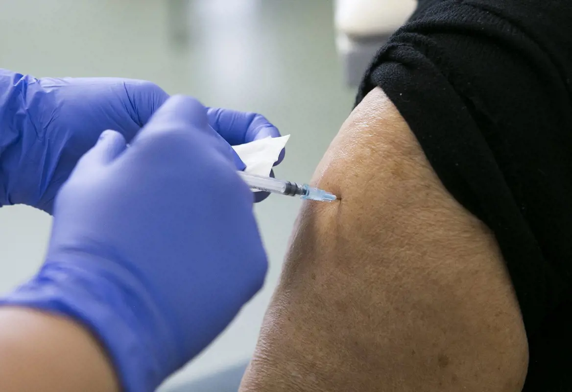 Az Európai Gyógyszerügynökség megkezdte a kínai Sinovac vakcina vizsgálatát