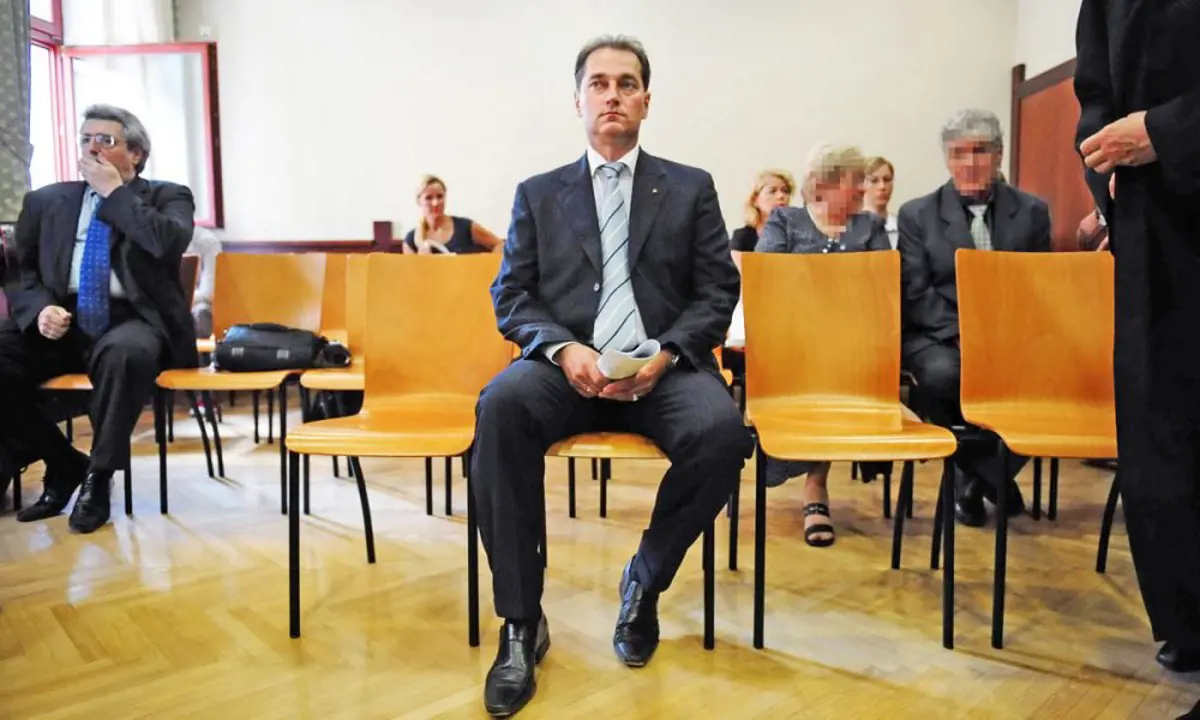 Egy év börtönt kapott Hunvald György hűtlen kezelésért