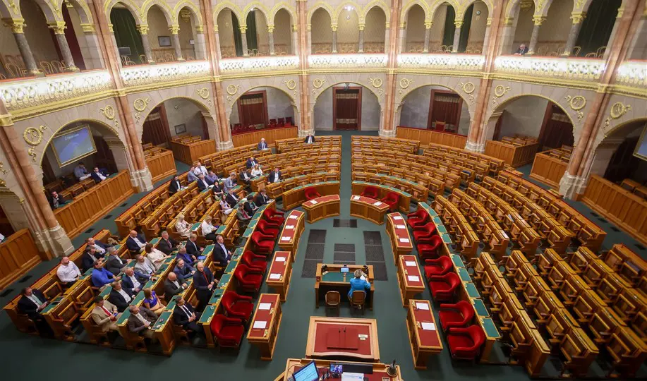 A fideszesek bujkálnak a devizakárosultak elől, de jön a Devizás Igazság Napja
