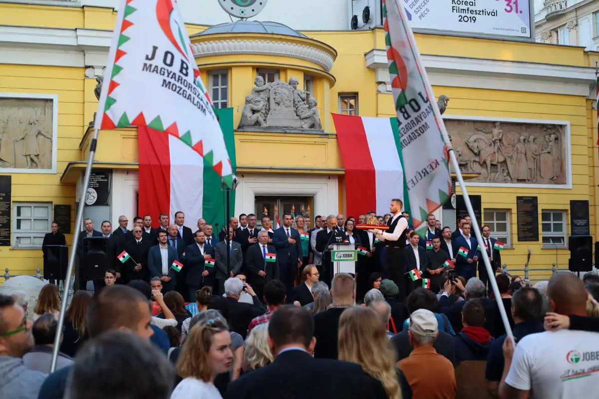 A Jobbik elhalasztja a tisztújítást