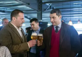 A Csíki sör tulajdonosának diplomata útlevele és a magyar külgazdasági tevékenység sikere
